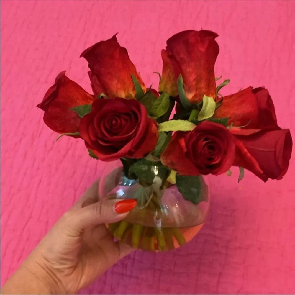 Elegant Red Rose Arrangement in Glass Vase